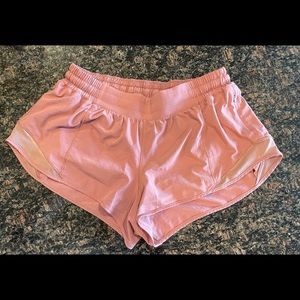 Lululemon Hotty Hot Low-Rise Short 2.5” Size 10
